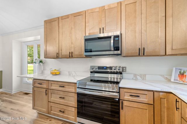 102 Rolling Hill Court, West End, NC 27376