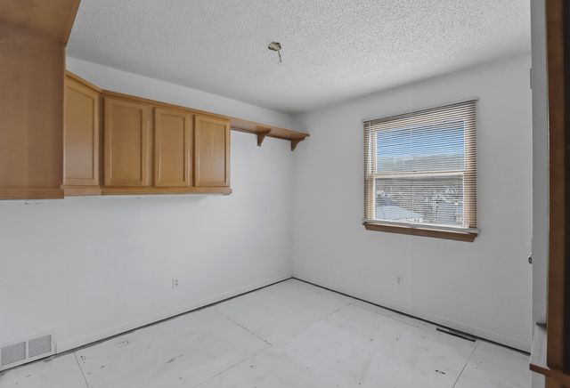 424 N 1ST Street, Council Bluffs, IA 51503