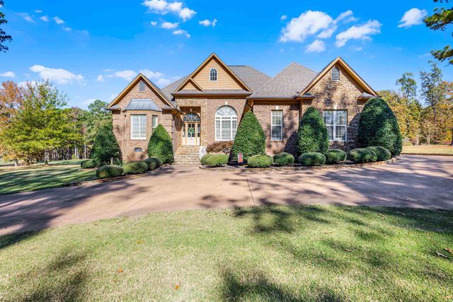 140 LEGENDS DR, Counce, TN 38326