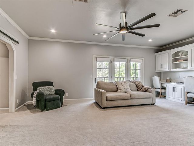 18601 Wolf Creek Drive, Edmond, OK 73012
