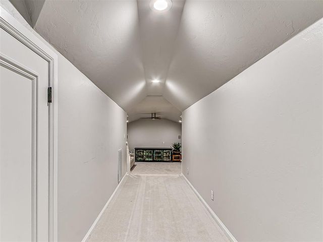 18601 Wolf Creek Drive, Edmond, OK 73012