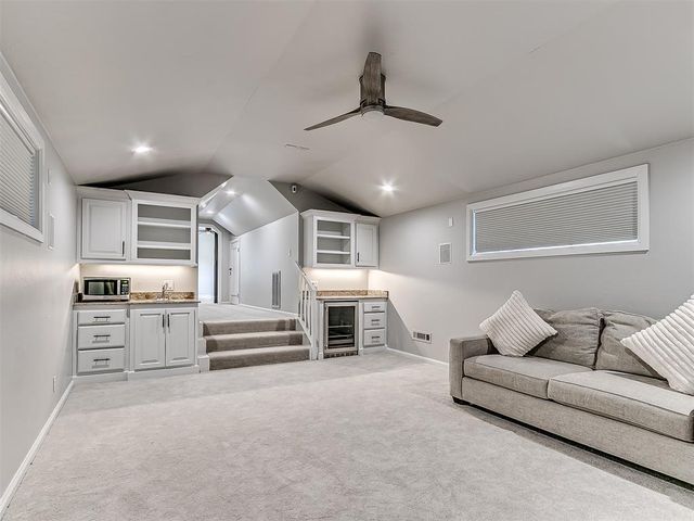 18601 Wolf Creek Drive, Edmond, OK 73012