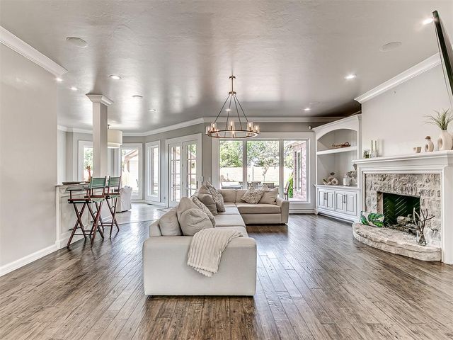 18601 Wolf Creek Drive, Edmond, OK 73012