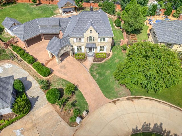 18601 Wolf Creek Drive, Edmond, OK 73012
