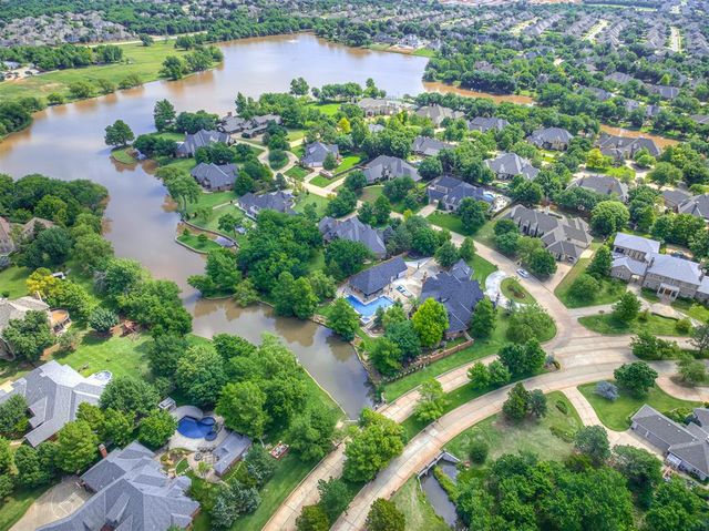 18601 Wolf Creek Drive, Edmond, OK 73012