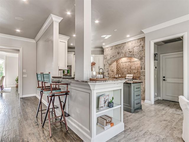 18601 Wolf Creek Drive, Edmond, OK 73012