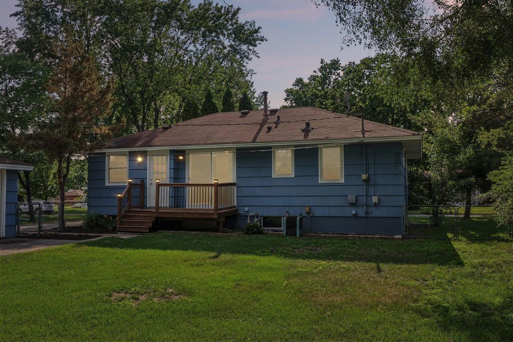 11341 Palm Street NW, Coon Rapids, MN 55448