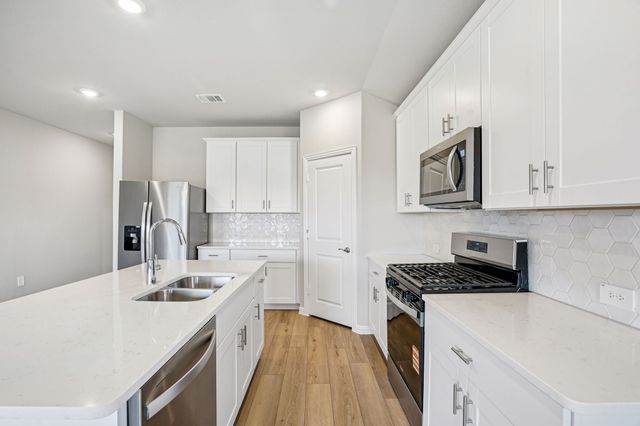 809 London Town Lane, Princeton, TX 75071