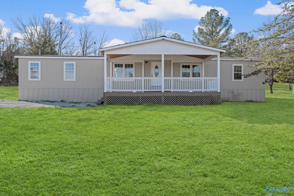 1601 COOK Creek Road, Russellville, AL 35654