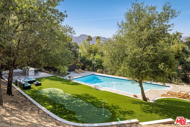 9425 Gierson Avenue, Chatsworth (los Angeles), CA 91311