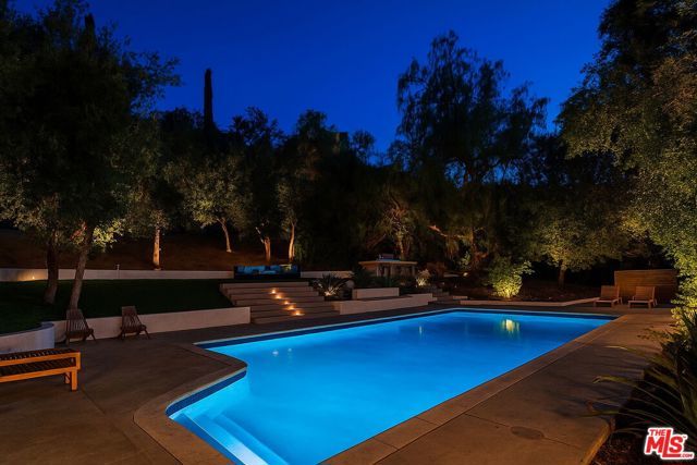 9425 Gierson Avenue, Chatsworth (los Angeles), CA 91311