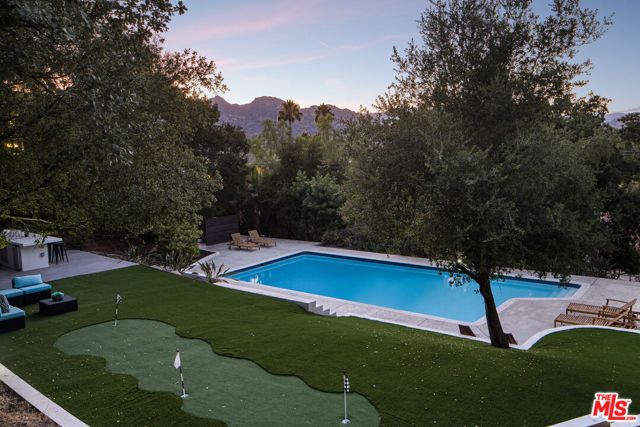 9425 Gierson Avenue, Chatsworth (los Angeles), CA 91311