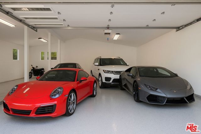 9425 Gierson Avenue, Chatsworth (los Angeles), CA 91311