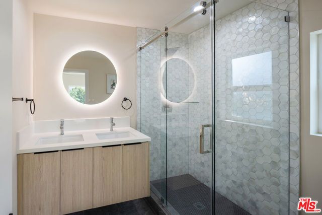 9425 Gierson Avenue, Chatsworth (los Angeles), CA 91311