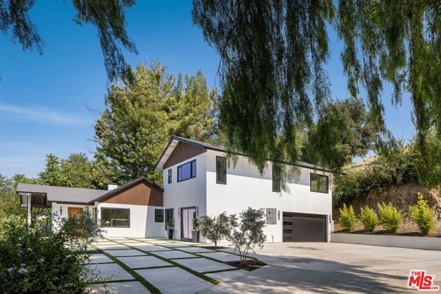 9425 Gierson Avenue, Chatsworth (los Angeles), CA 91311
