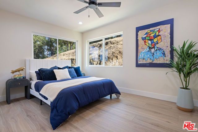 9425 Gierson Avenue, Chatsworth (los Angeles), CA 91311