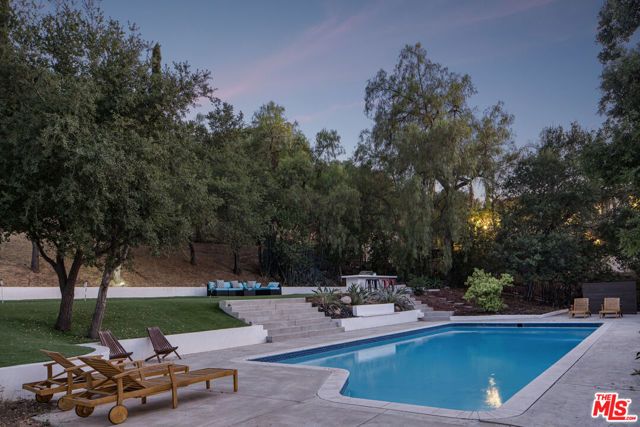 9425 Gierson Avenue, Chatsworth (los Angeles), CA 91311