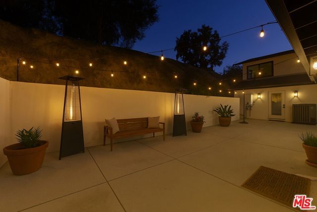 9425 Gierson Avenue, Chatsworth (los Angeles), CA 91311