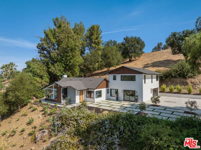 9425 Gierson Avenue, Chatsworth (los Angeles), CA 91311