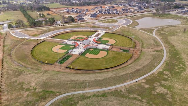 6851 Autumn Avenue, Springdale, AR 72762