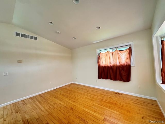 15345 Jackson Street, Taylor, MI 48180