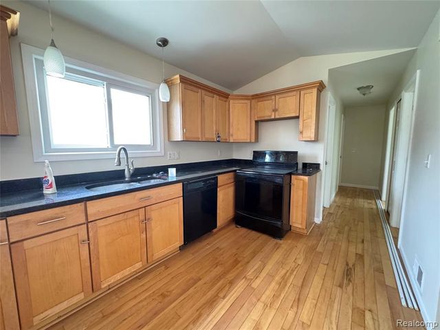 15345 Jackson Street, Taylor, MI 48180