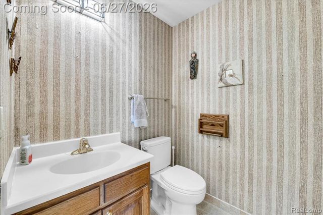 18535 Mayfield Street, Livonia, MI 48152