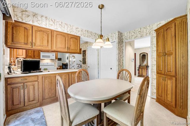 18535 Mayfield Street, Livonia, MI 48152