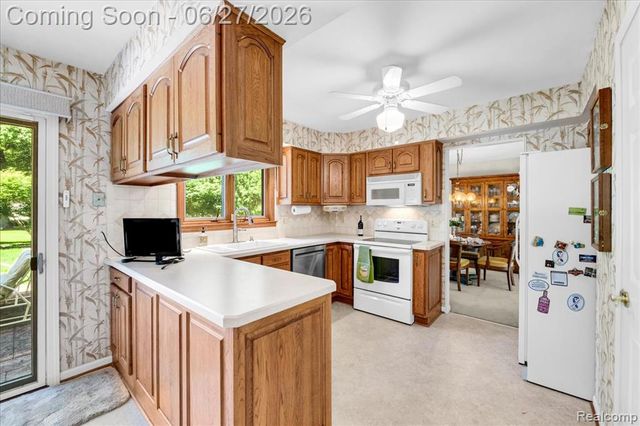 18535 Mayfield Street, Livonia, MI 48152