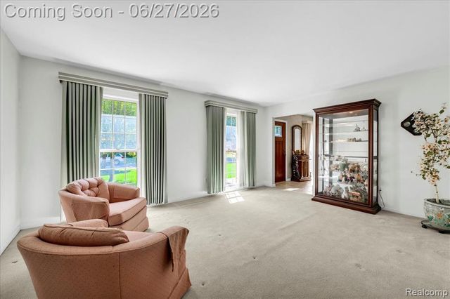 18535 Mayfield Street, Livonia, MI 48152