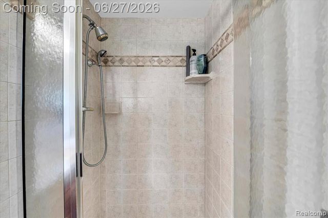 18535 Mayfield Street, Livonia, MI 48152