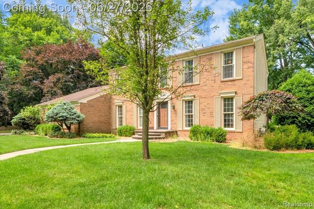 18535 Mayfield Street, Livonia, MI 48152