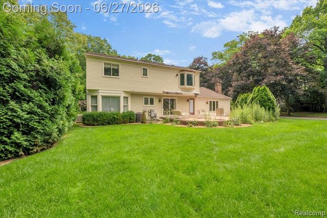 18535 Mayfield Street, Livonia, MI 48152