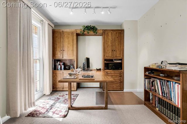 18535 Mayfield Street, Livonia, MI 48152