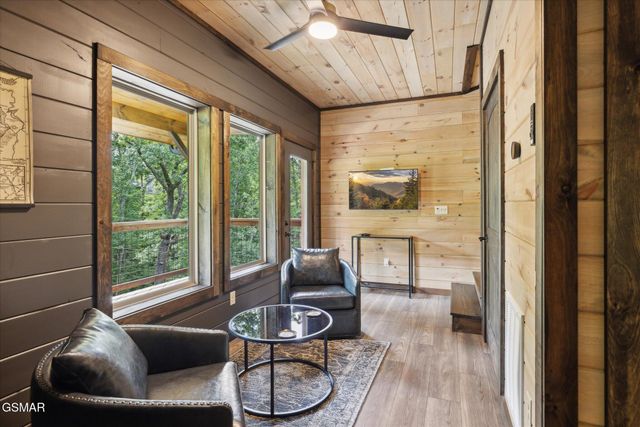 620 Deer Path Lane, Gatlinburg, TN 37738