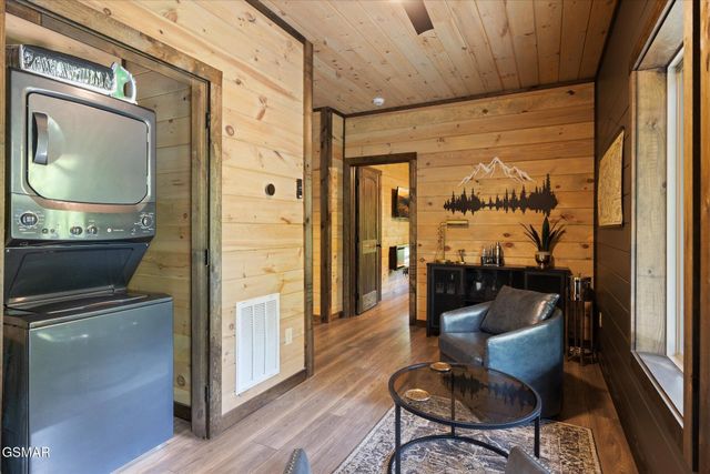 620 Deer Path Lane, Gatlinburg, TN 37738