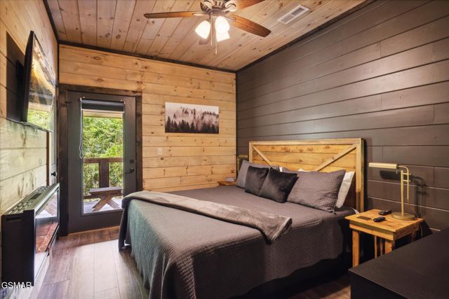620 Deer Path Lane, Gatlinburg, TN 37738