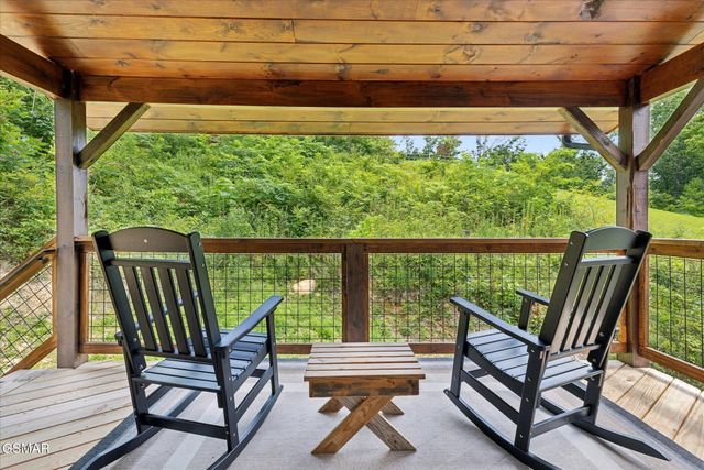 620 Deer Path Lane, Gatlinburg, TN 37738