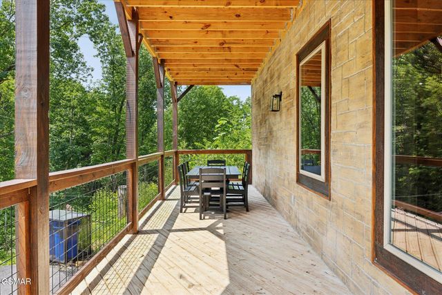 620 Deer Path Lane, Gatlinburg, TN 37738