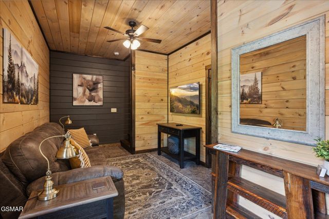620 Deer Path Lane, Gatlinburg, TN 37738
