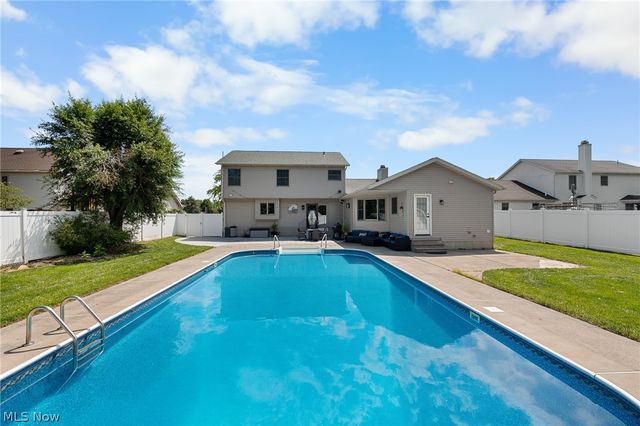 509 William, Lagrange, OH 44050