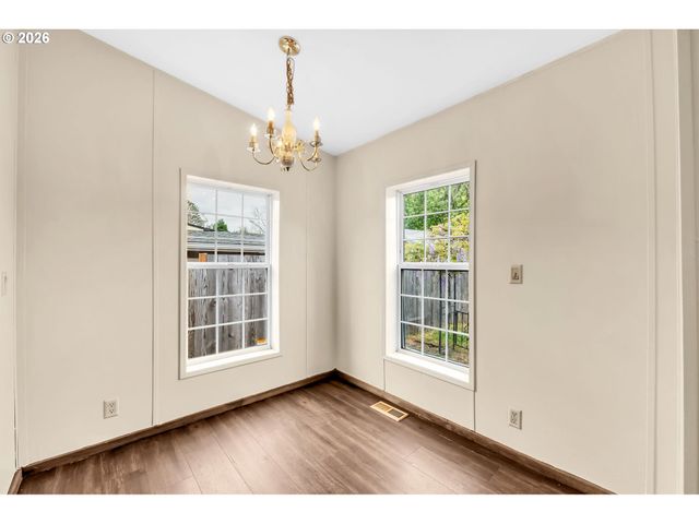 2333 N TERRY St 6, Eugene, OR 97402