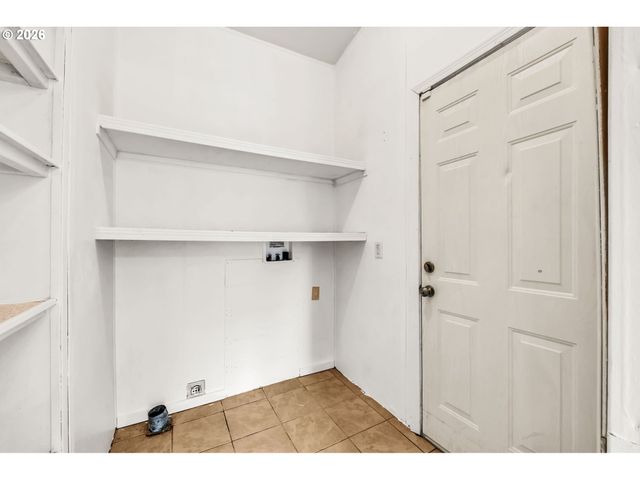 2333 N TERRY St 6, Eugene, OR 97402