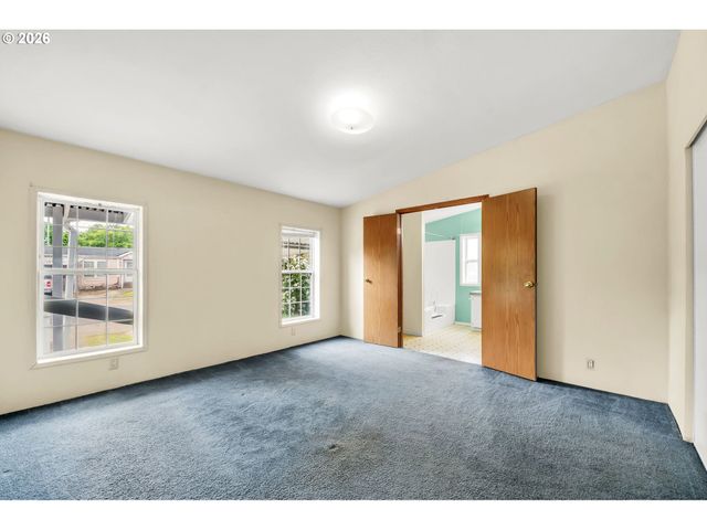 2333 N TERRY St 6, Eugene, OR 97402