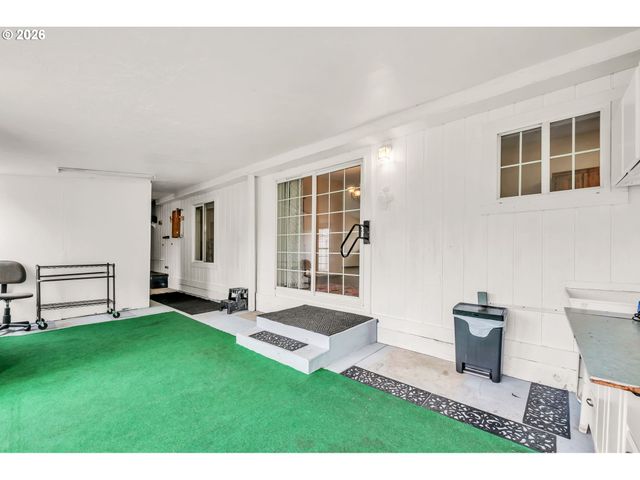 2333 N TERRY St 6, Eugene, OR 97402