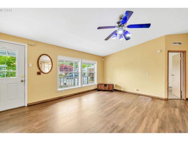 2333 N TERRY St 6, Eugene, OR 97402