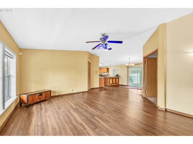 2333 N TERRY St 6, Eugene, OR 97402