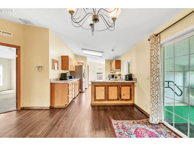 2333 N TERRY St 6, Eugene, OR 97402