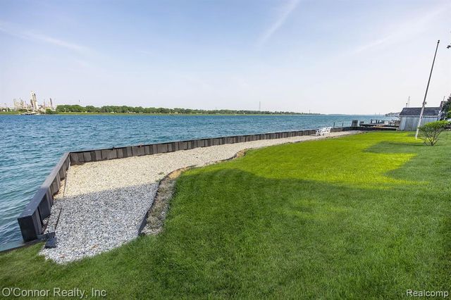 105 Gratiot Boulevard, Marysville, MI 48040