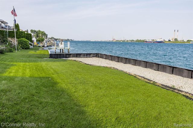 105 Gratiot Boulevard, Marysville, MI 48040